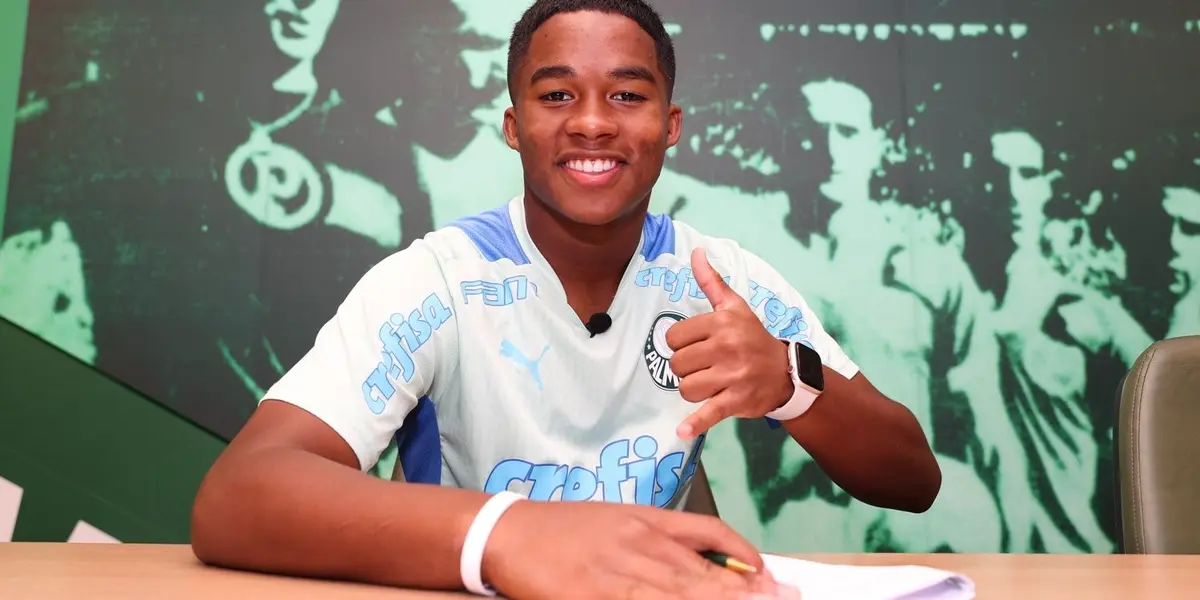 Jogador deve atuar no time principal do Grêmio em 2023