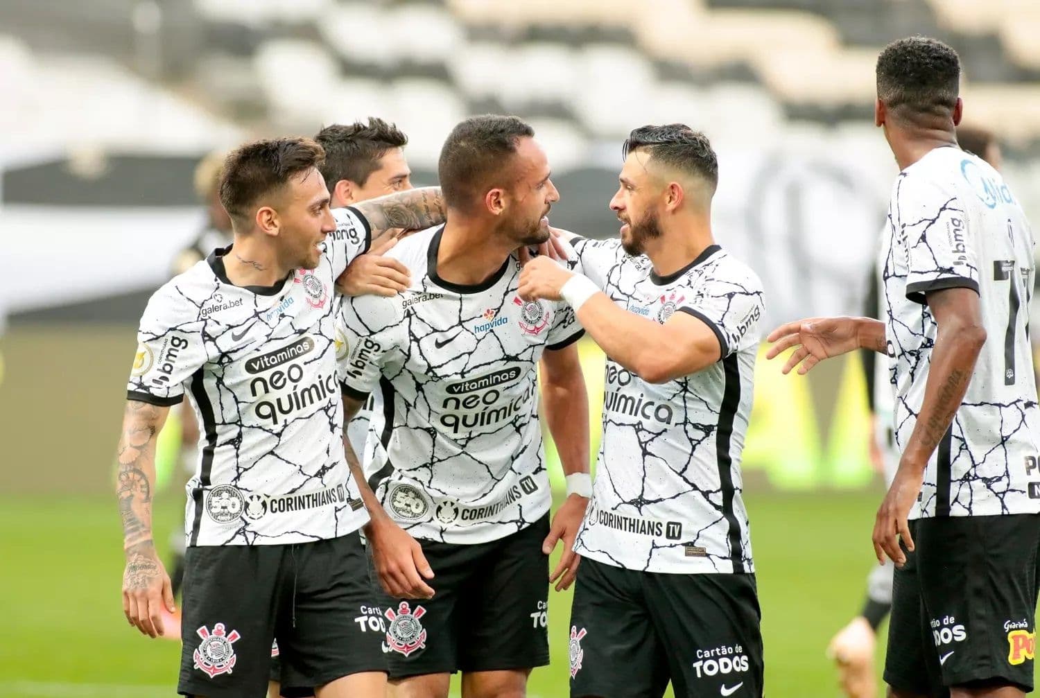 Jogador disse não pensar em sair