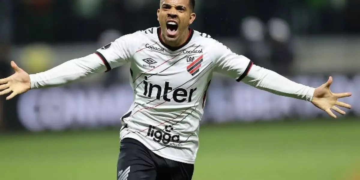 Jogador do Athletico entrou na mira do Mengão para a temporada de 2023