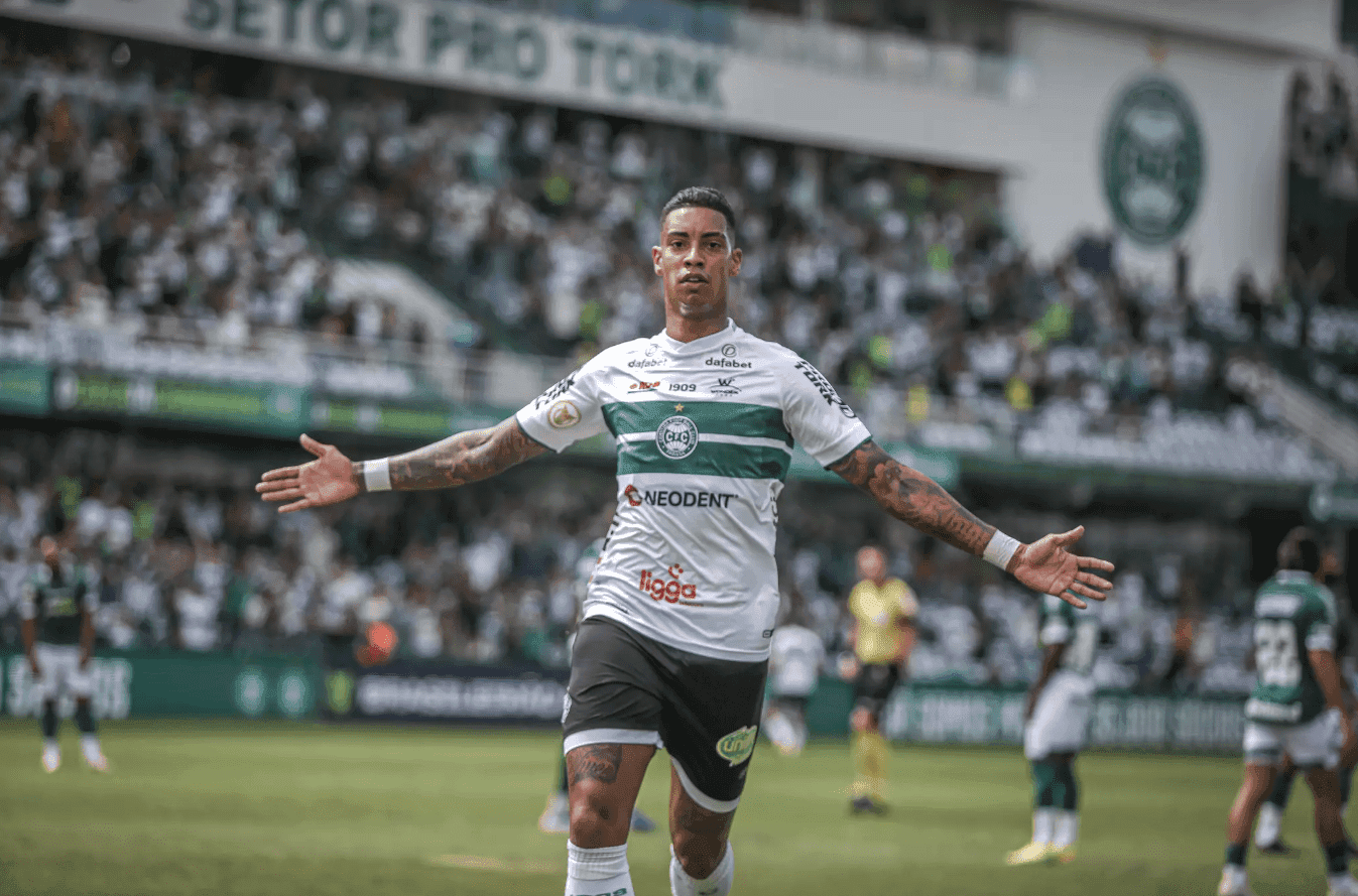 Jogador do Coritiba foi autor do gol de empate com o São Paulo
