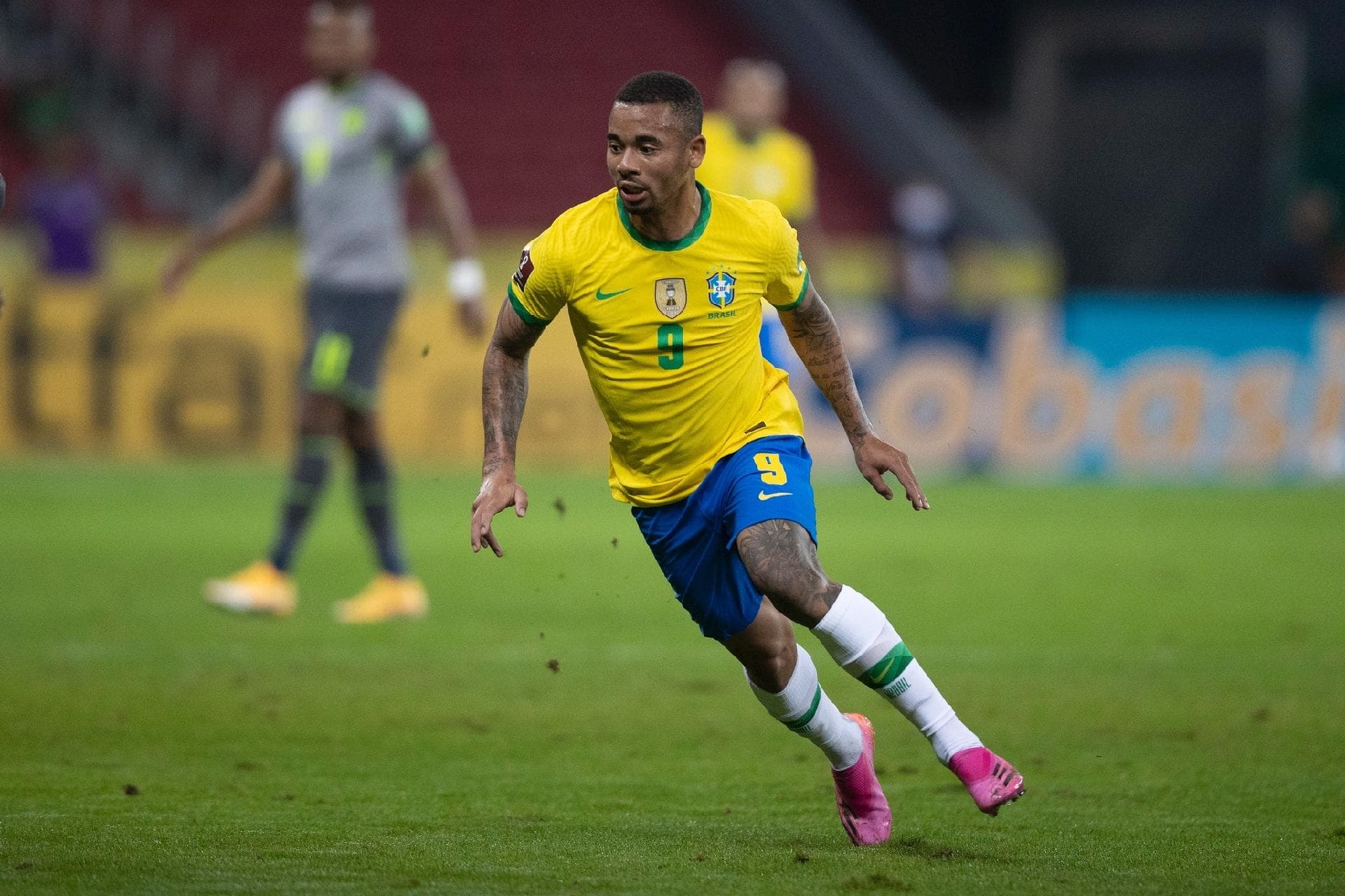 Jogador do Manchester City lembrou da decisão da Liberatdorers e afirmou que irá torcer para o Palmeiras