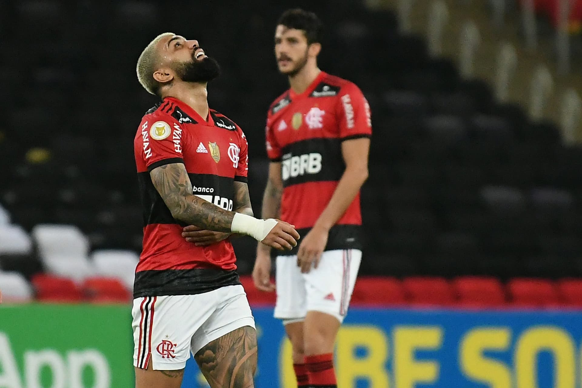 Jogador e seus familiares foram hostilizados pela torcida rubro-negra