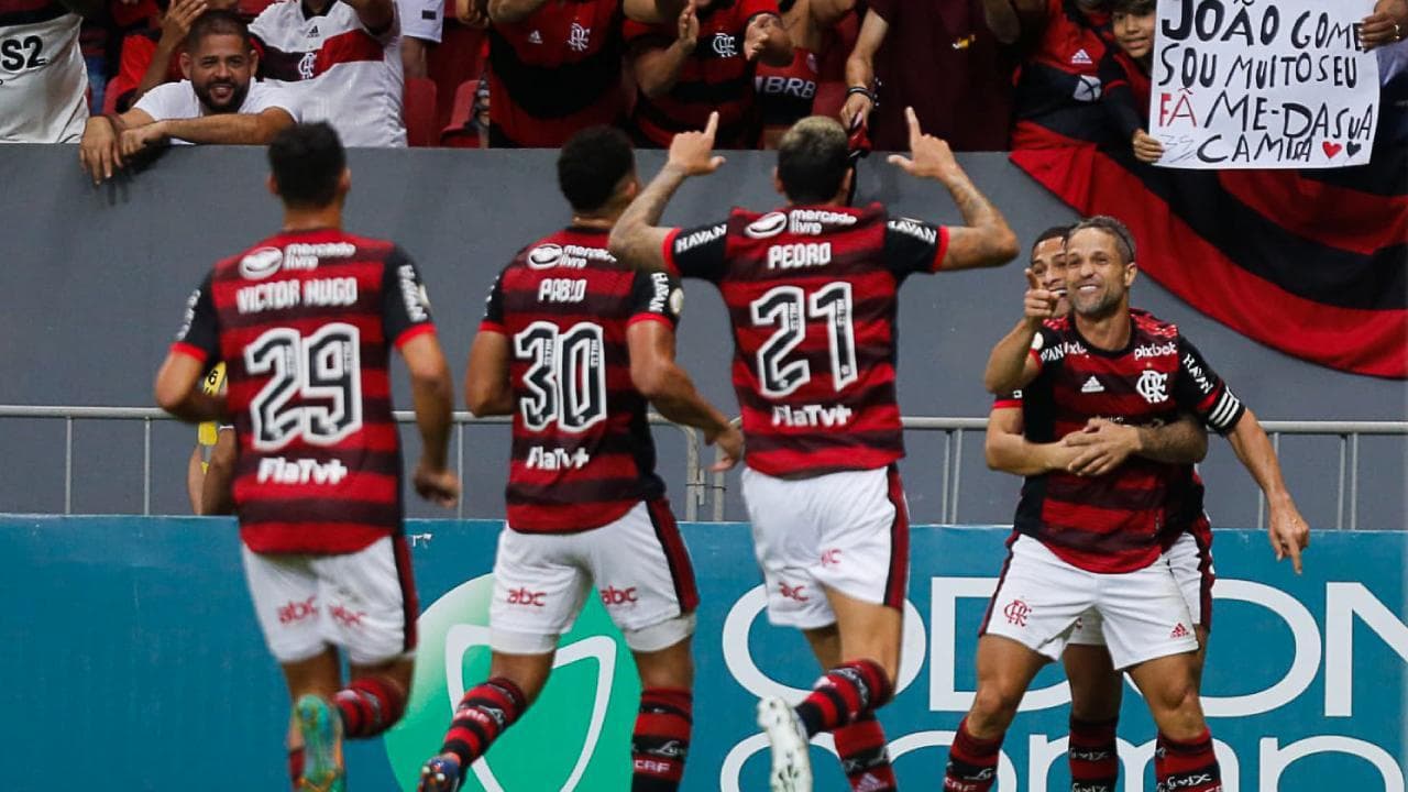 Jogador entrou em partida importante, deu conta do recado e a Nação quer sua permanência