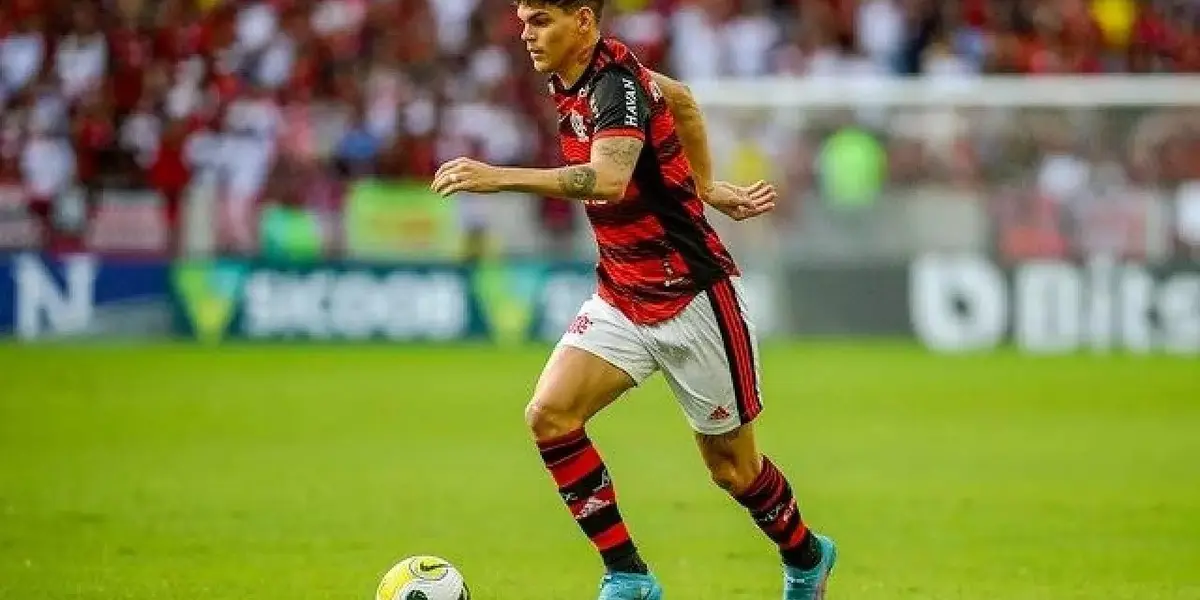 Jogador está emprestado pelo Spartak Moscou, e o Flamengo decidiu que vai comprar o lateral