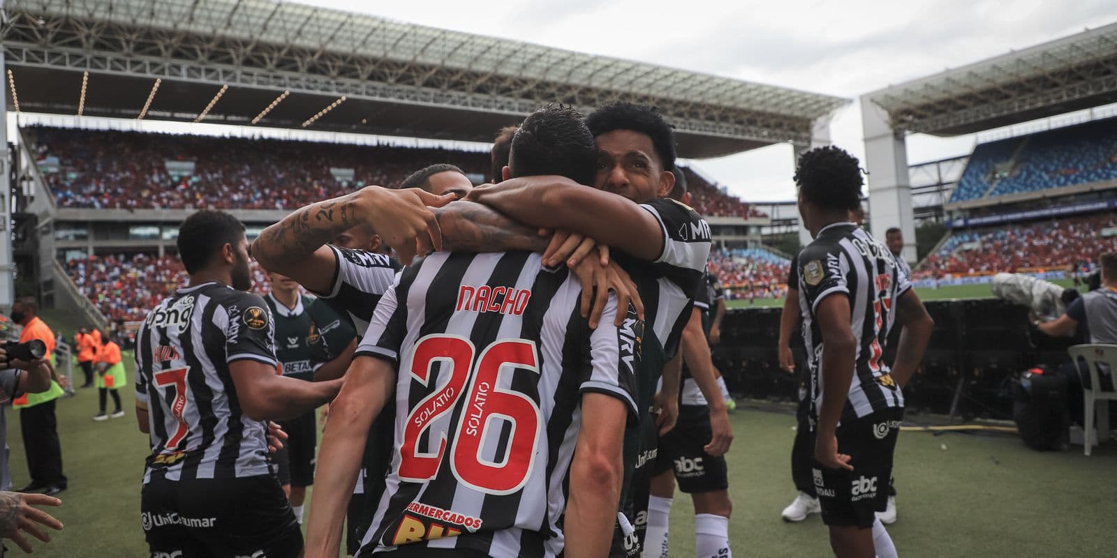 Jogador está fora dos planos de Cuca e está emprestado