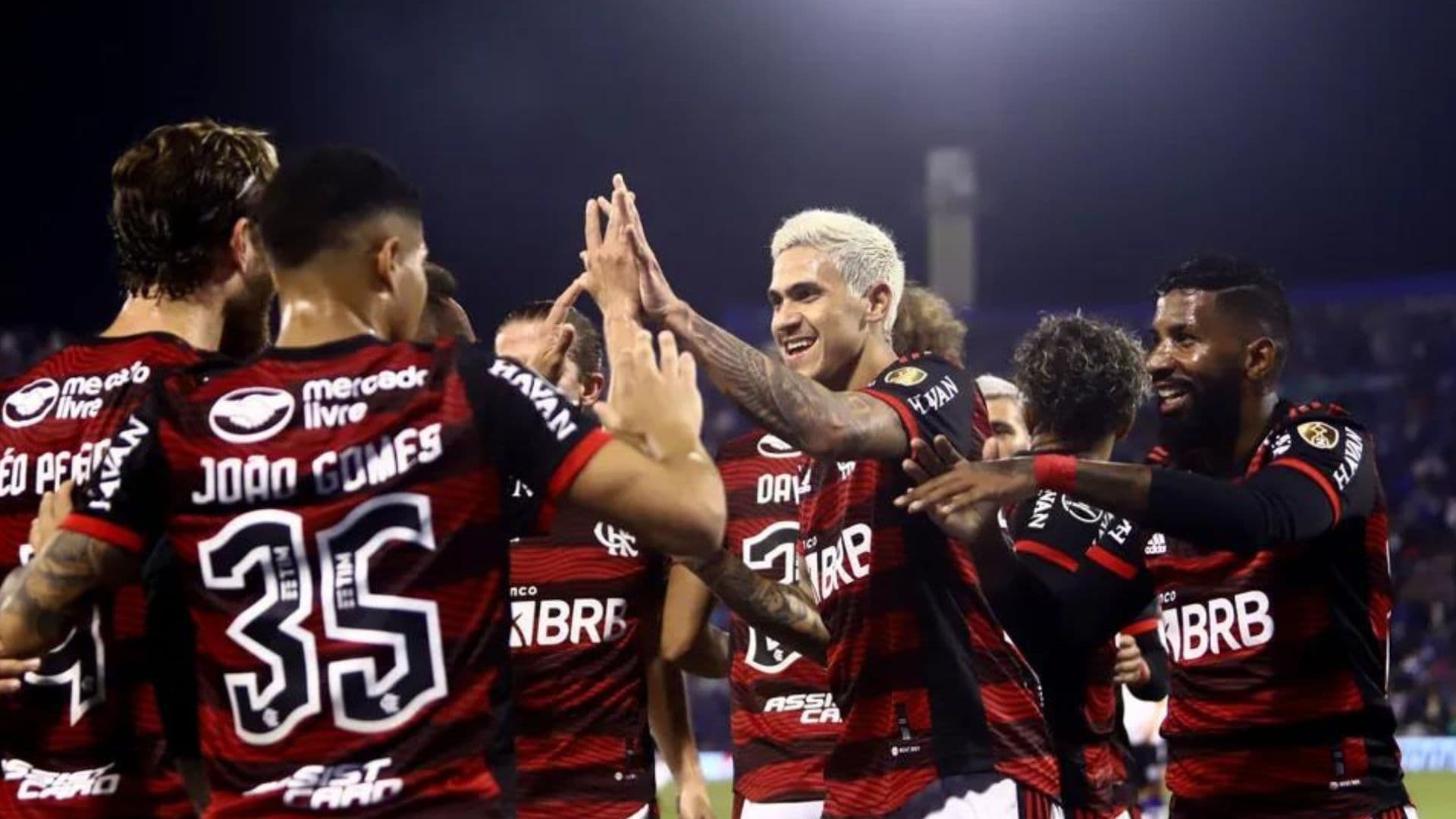 Jogador está sofrendo um poderoso assédio de clube inglês que o monitora no Qatar