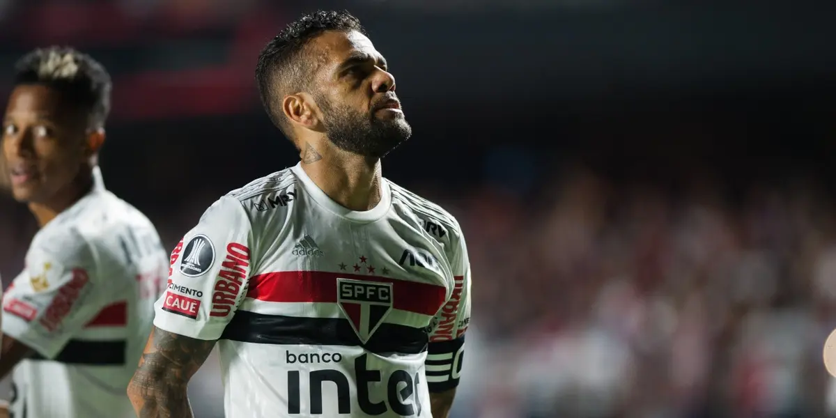 Jogador estava junto da Seleção Brasileira e não se reapresentou ao São Paulo