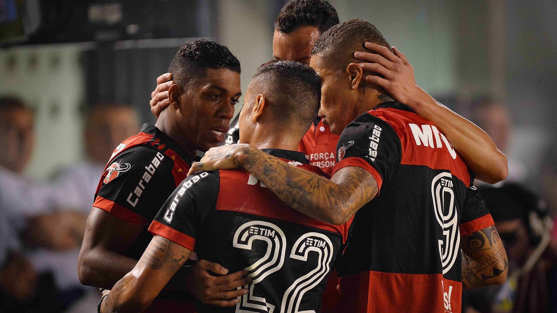 Jogador estava sem atuar nos EAU e chega sem custos ao clube