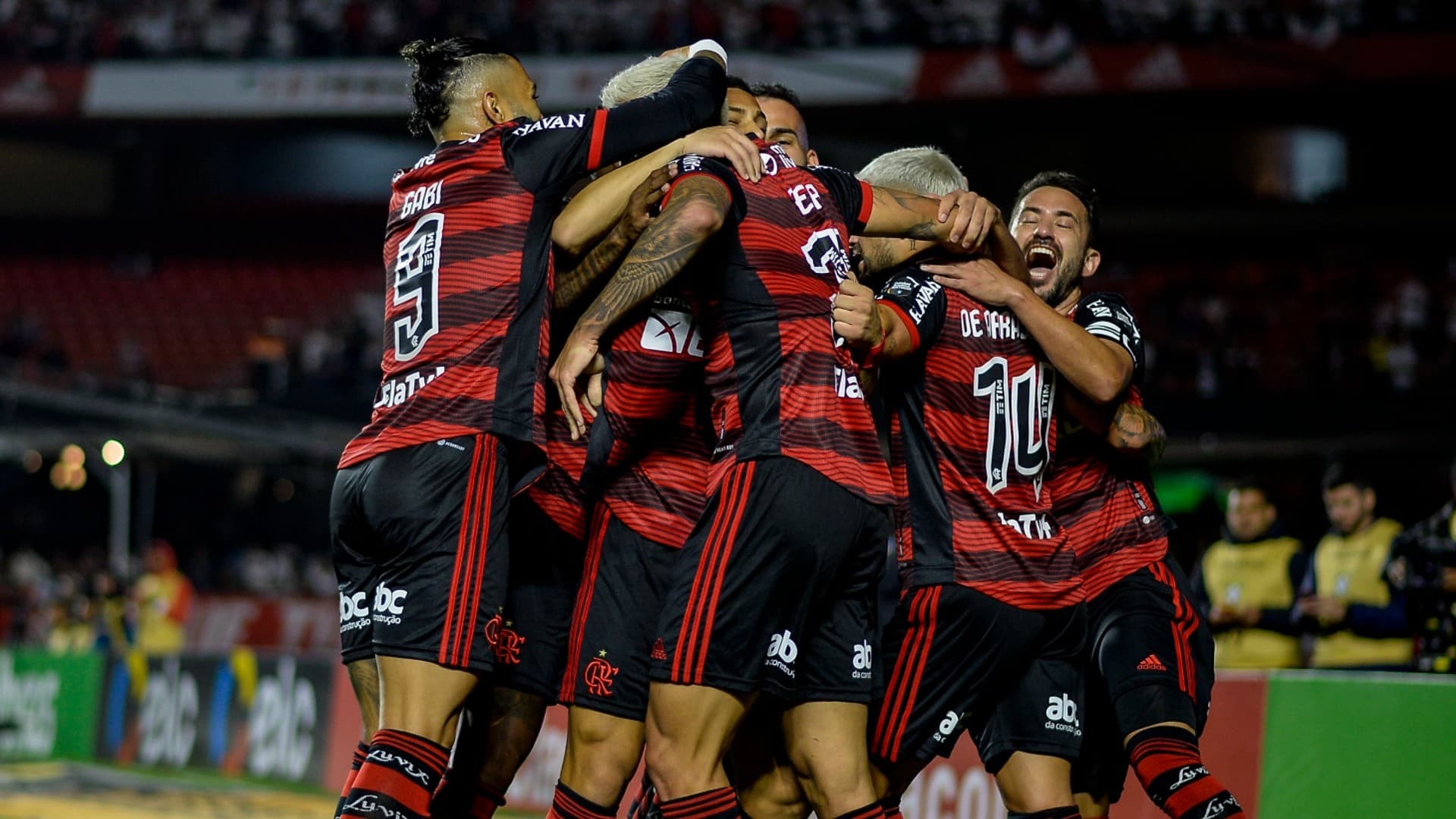 Jogador esteve no último Mundial, e a torcida do Mengão quer vê-lo em ação novamente