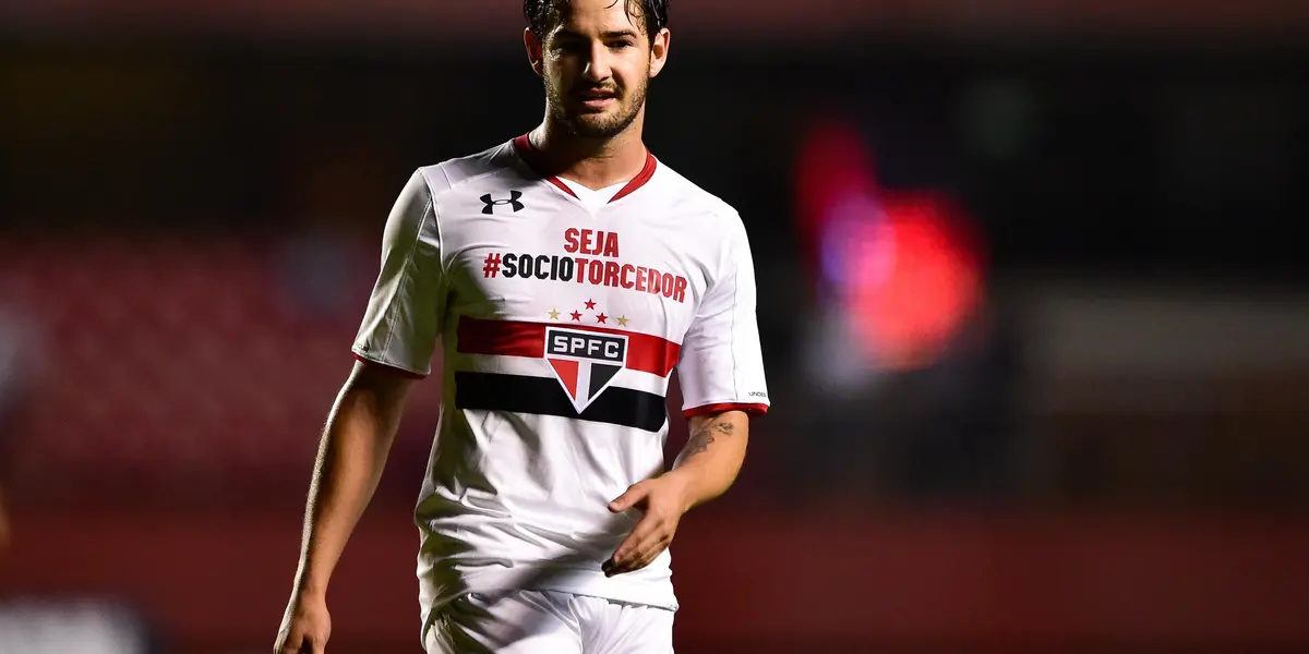 Jogador falou do carinho da torcid e da indefinição de seu futuro