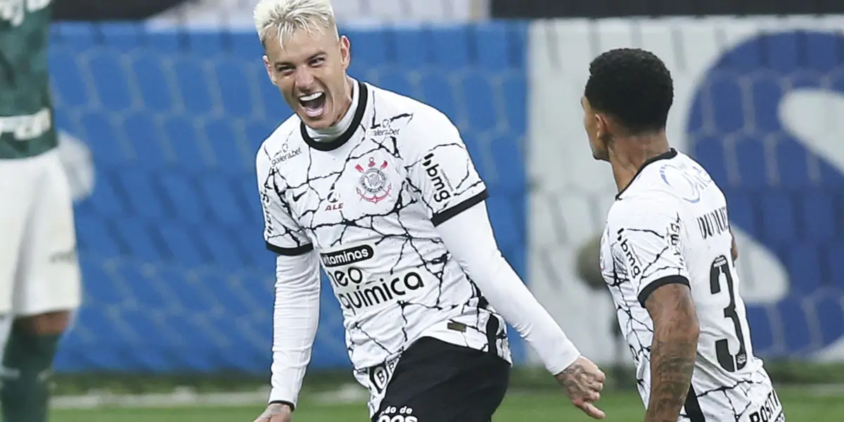 Jogador fez dois gols contra o ex-time an noite de ontem (25)