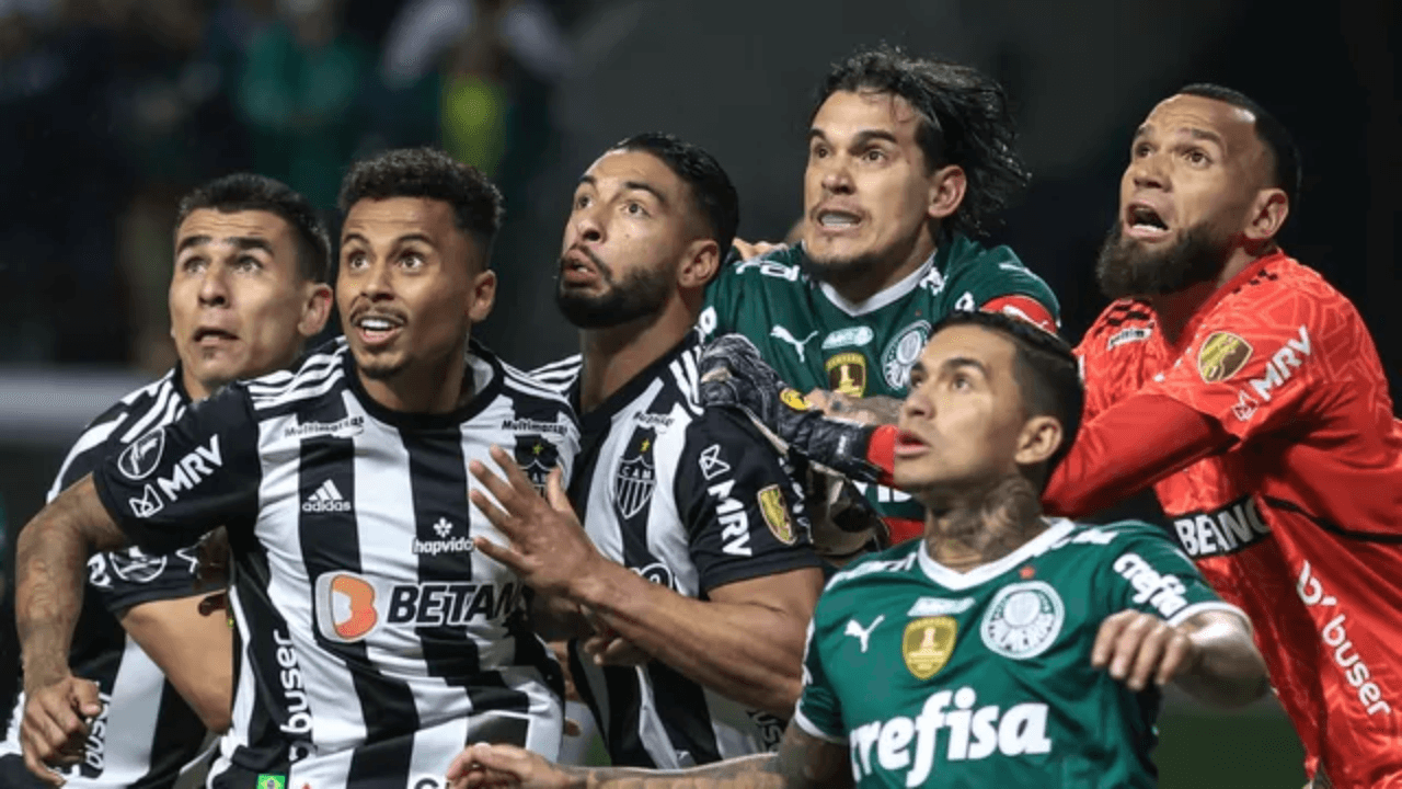 Jogador fez uma boa partida, mas foi substituído por estar pendurado com cartão