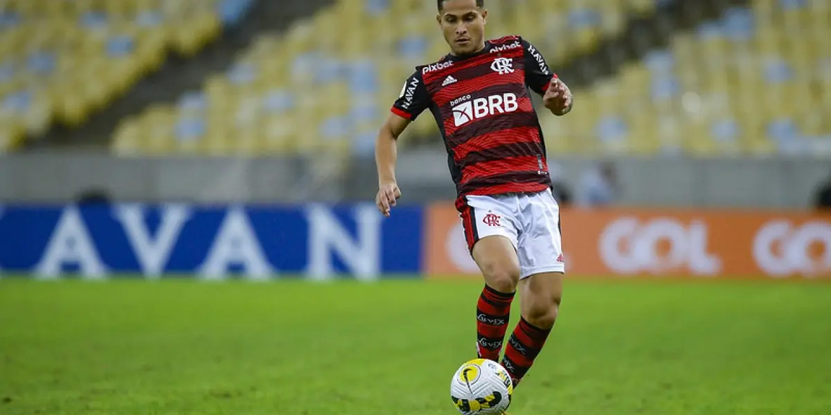 Jogador foi campeão da Copa do Brasil e da Libertadores, e sonha em jogar no futebol europeu