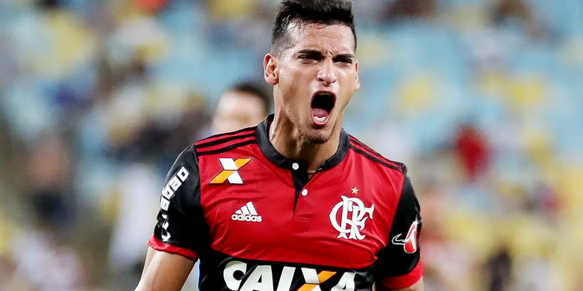 Jogador foi campeão pelo Flamengo e pode voltar ao Rio de Janeiro