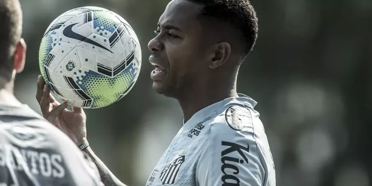 Jogador foi condenado a 9 anos de prisão na Itália e não pode ser extraditado