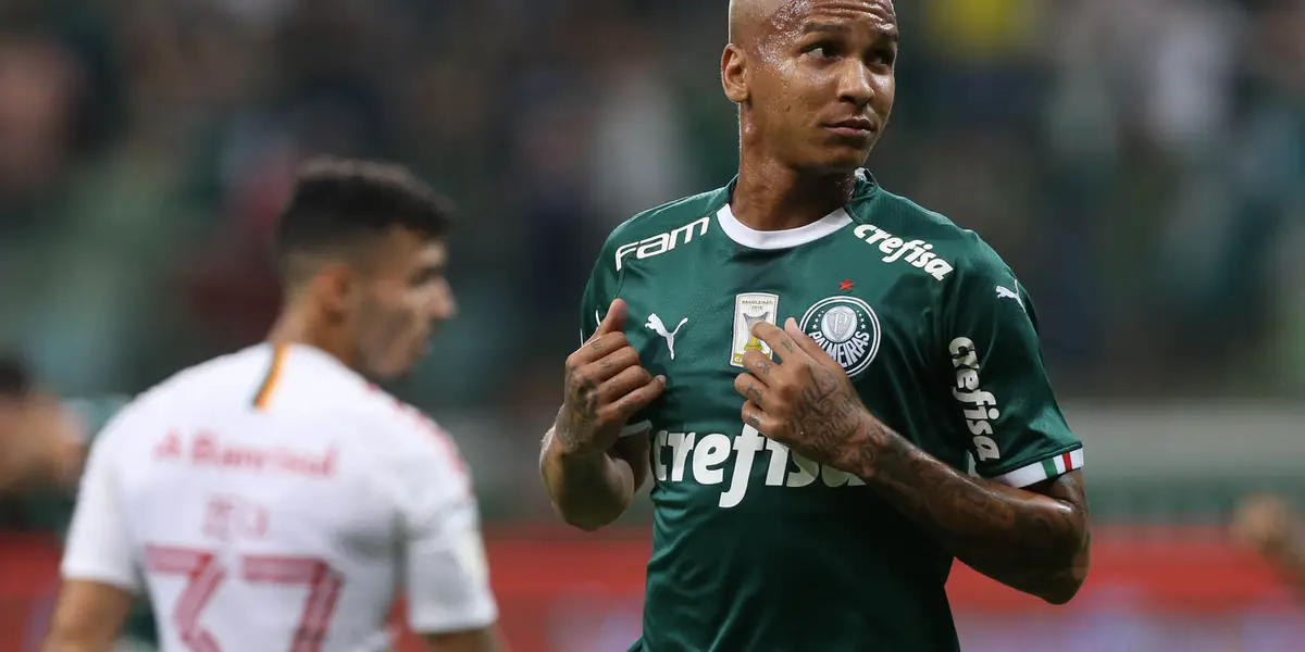Jogador foi expulso mesmo sem entrar em campo