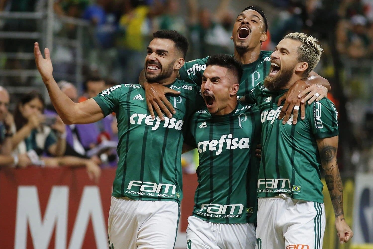 Jogador foi expulso no primeiro tempo