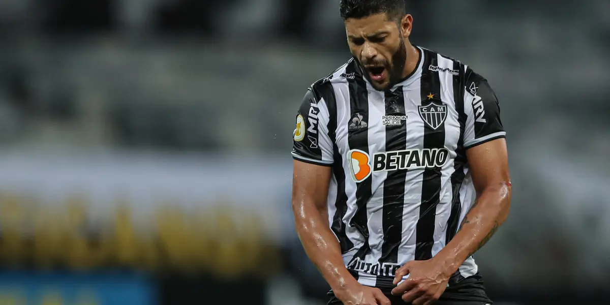 Jogador foi flagrado sendo parado pela Polícia Militar Rodoviária