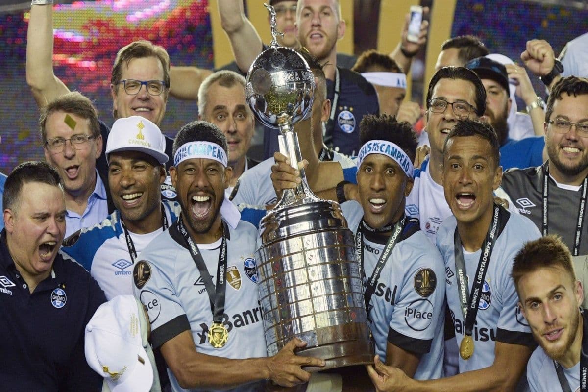 Jogador foi importante para a história do Grêmio e agora vende churrasco