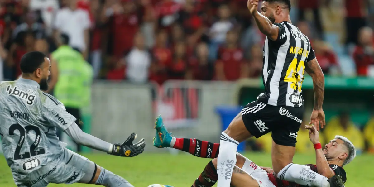 Jogador foi peça importante nas conquistas de 2021 e tem proposta de fora do Brasil