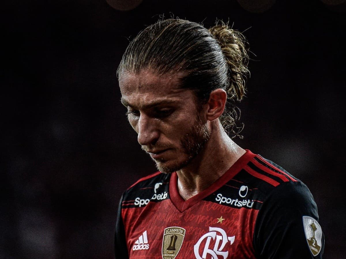 Jogador foi revelado pelo Flamengo e passou oito anos no Mengão