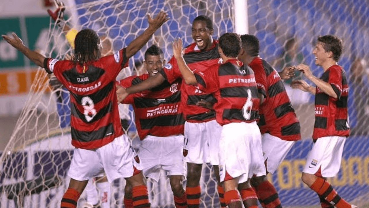 Jogador foi um dos principais nomes da conquista do penta em 2002