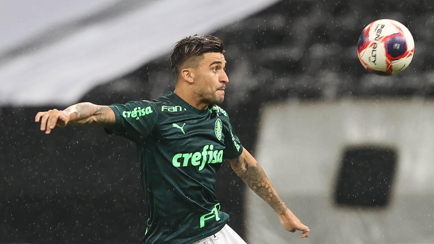 Jogador formado na base alviver está próximo de acertar com outro clube