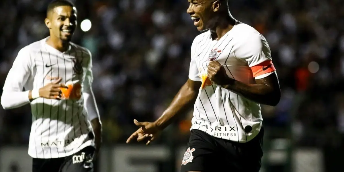 Jogador ganhou a titularidade com Vagner Mancini e surpreendeu a torcida