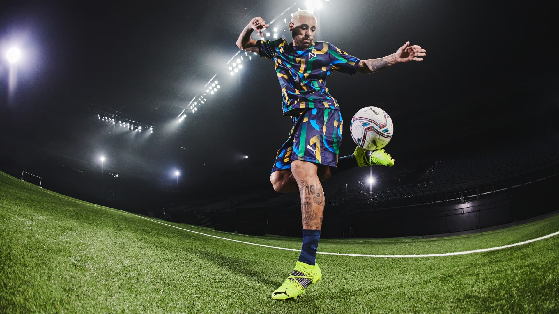 Jogador inicia parceria com a Puma lançando linha de chuteiras inspiradas no camisa 10 da Seleção e do PSG