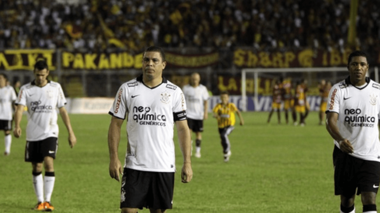 Jogador levou cartão vermelho em jogo fatídico para os corintianos, mas se redimiu e fez gol muito importante na campanha de título