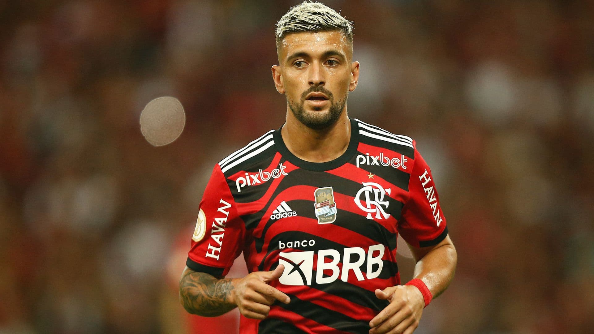 Jogador não entrou em campo e viu a sua seleção empatar sem gols com a Coreia do Sul