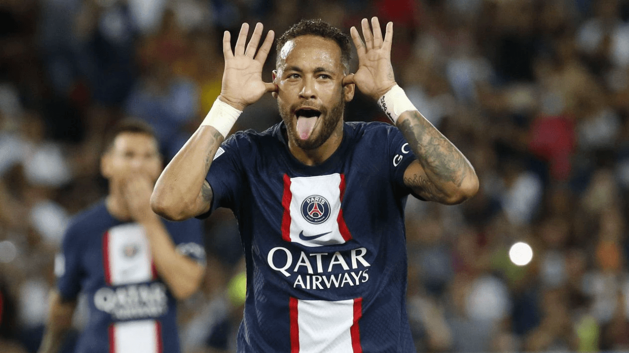 Jogador não foi bem em derrota do PSG, e recebeu duras críticas de jornalista