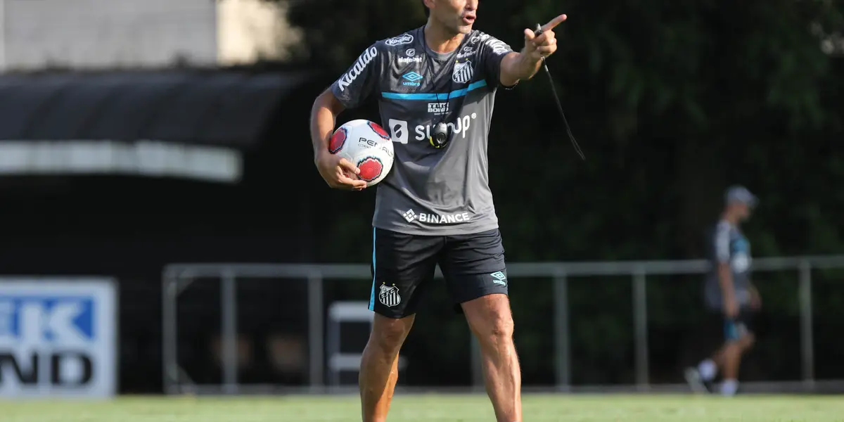 Jogador não sabe se continuará no clube após demissão de treinador