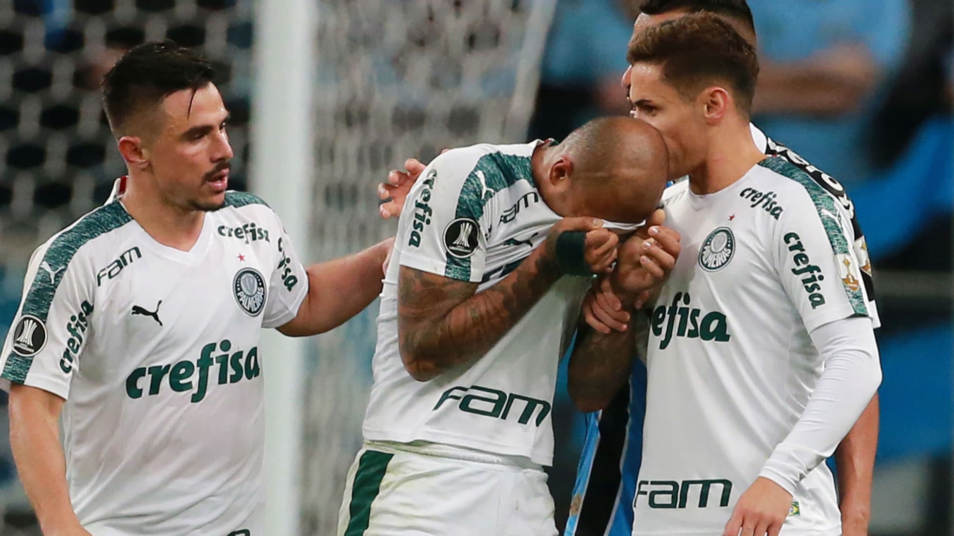 Jogador não sabe se seguirá no clube, mas conta com forte apoio interno para seguir em 2022
