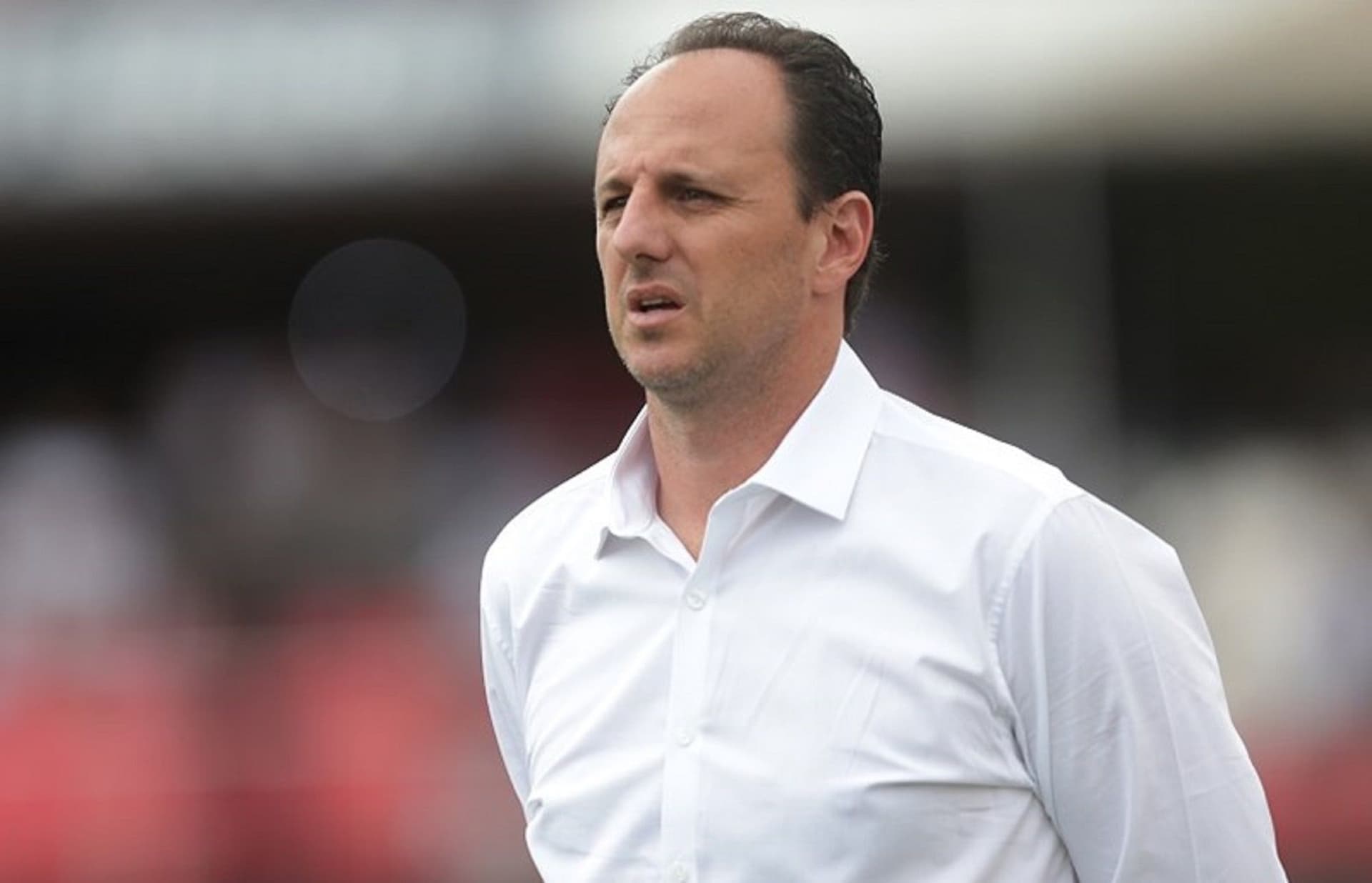 Jogador pediu para ser negociado, mas ficará no Tricolor