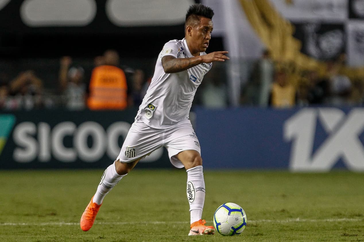 Jogador peruano jogou em dois clubes brasileiros, mas só em um conseguiu ir bem