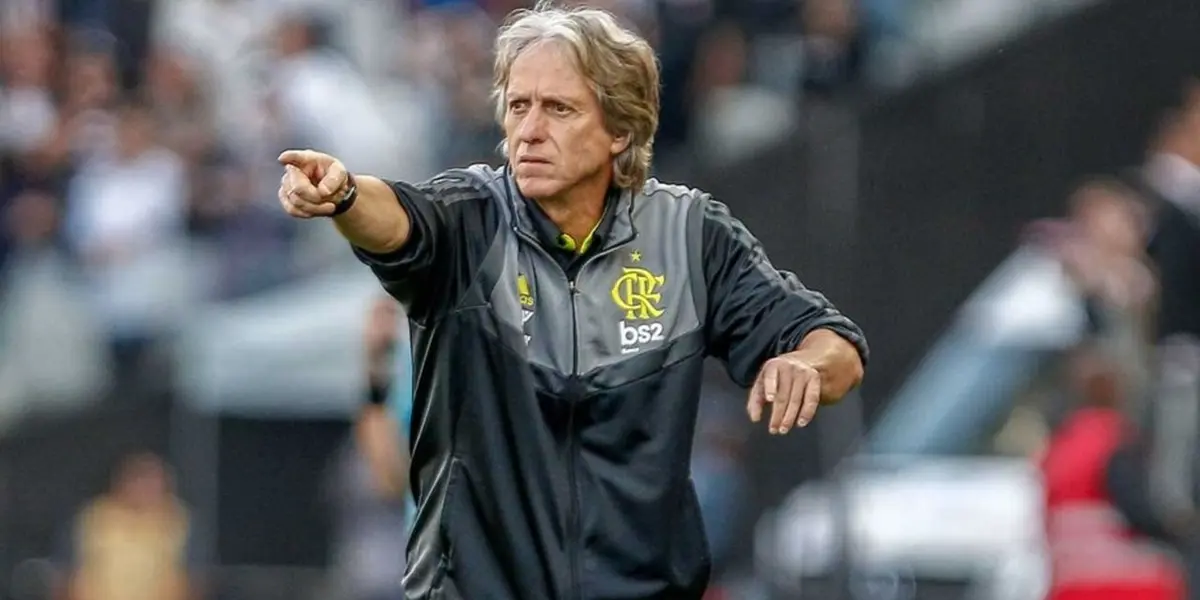 Jogador pode perder espaço com eventual retorno do "Mister"