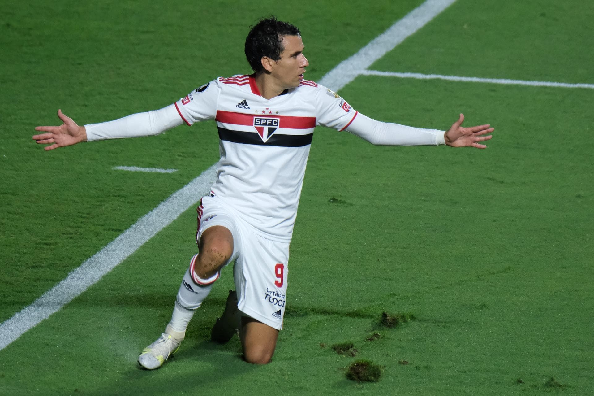 Jogador rejeitou ofertas de Ceará e Santos recentemente