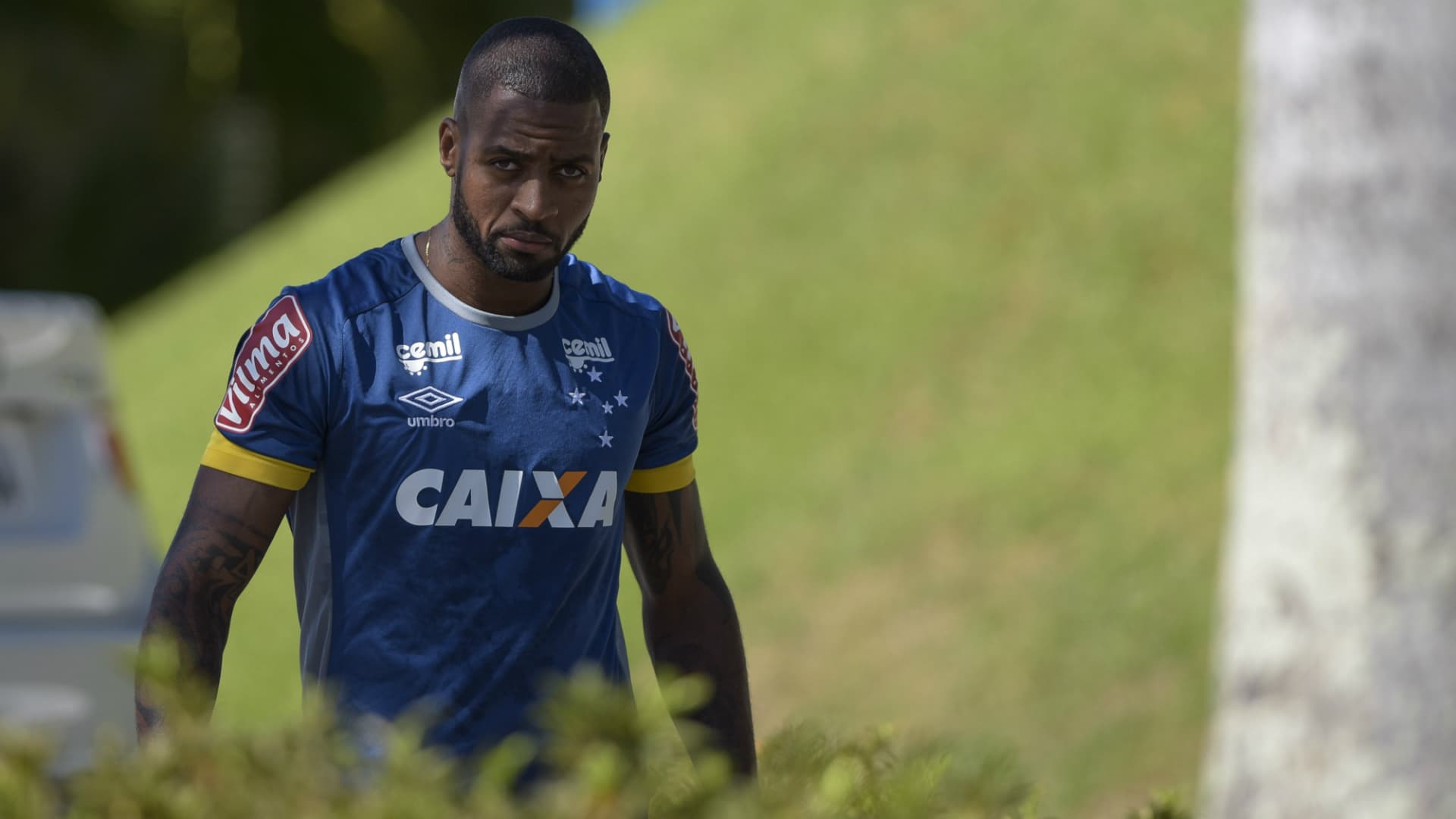 Jogador revelou que houve conversas entre ele e Abel Braga, então técnico do Flamengo
