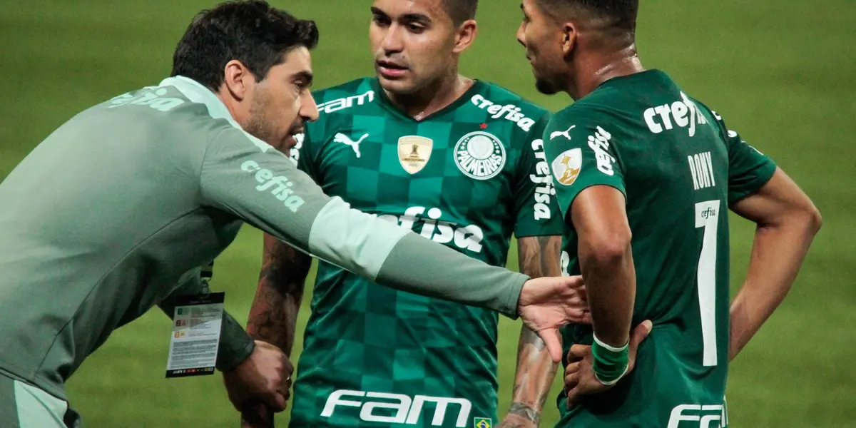 Jogador saiu de campo muito irritado no empate contra o Atlético-MG nas semifinais da Libertadores