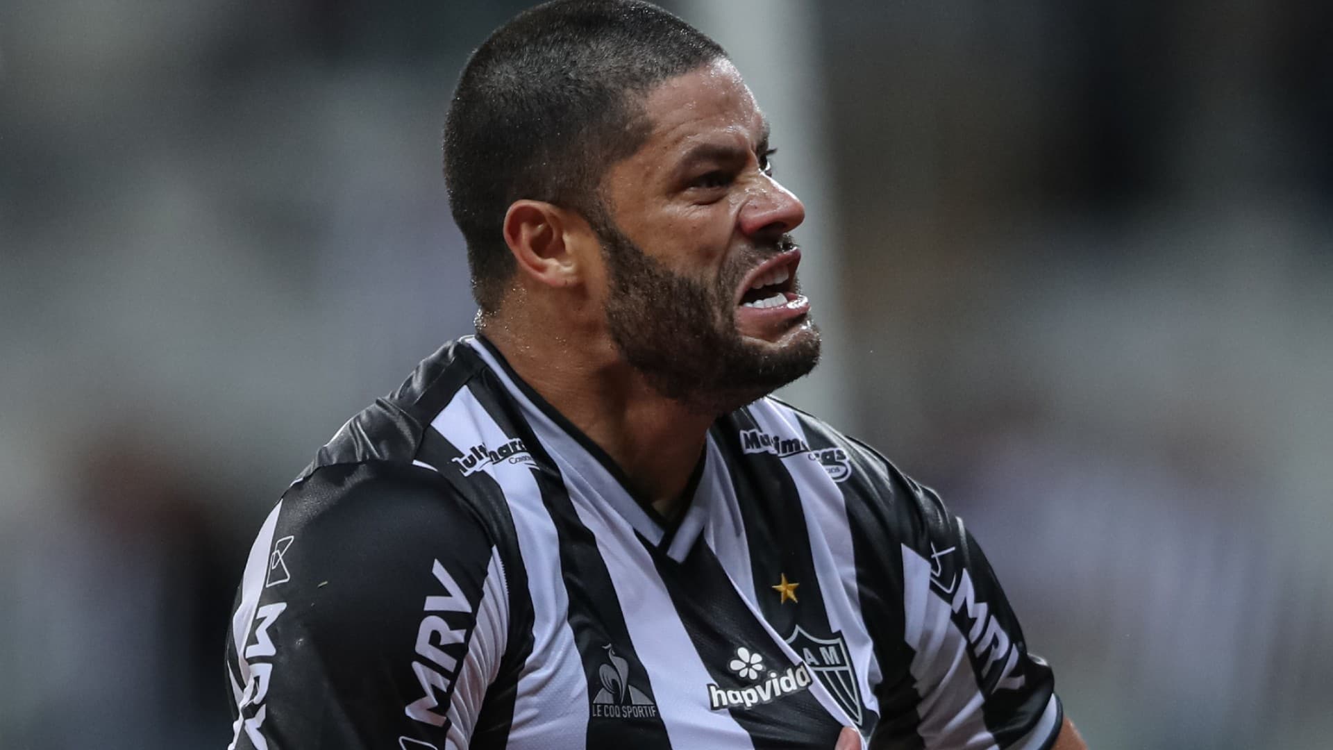 Jogador saiu revoltado de campo, mas não foi com a derrota do Galo