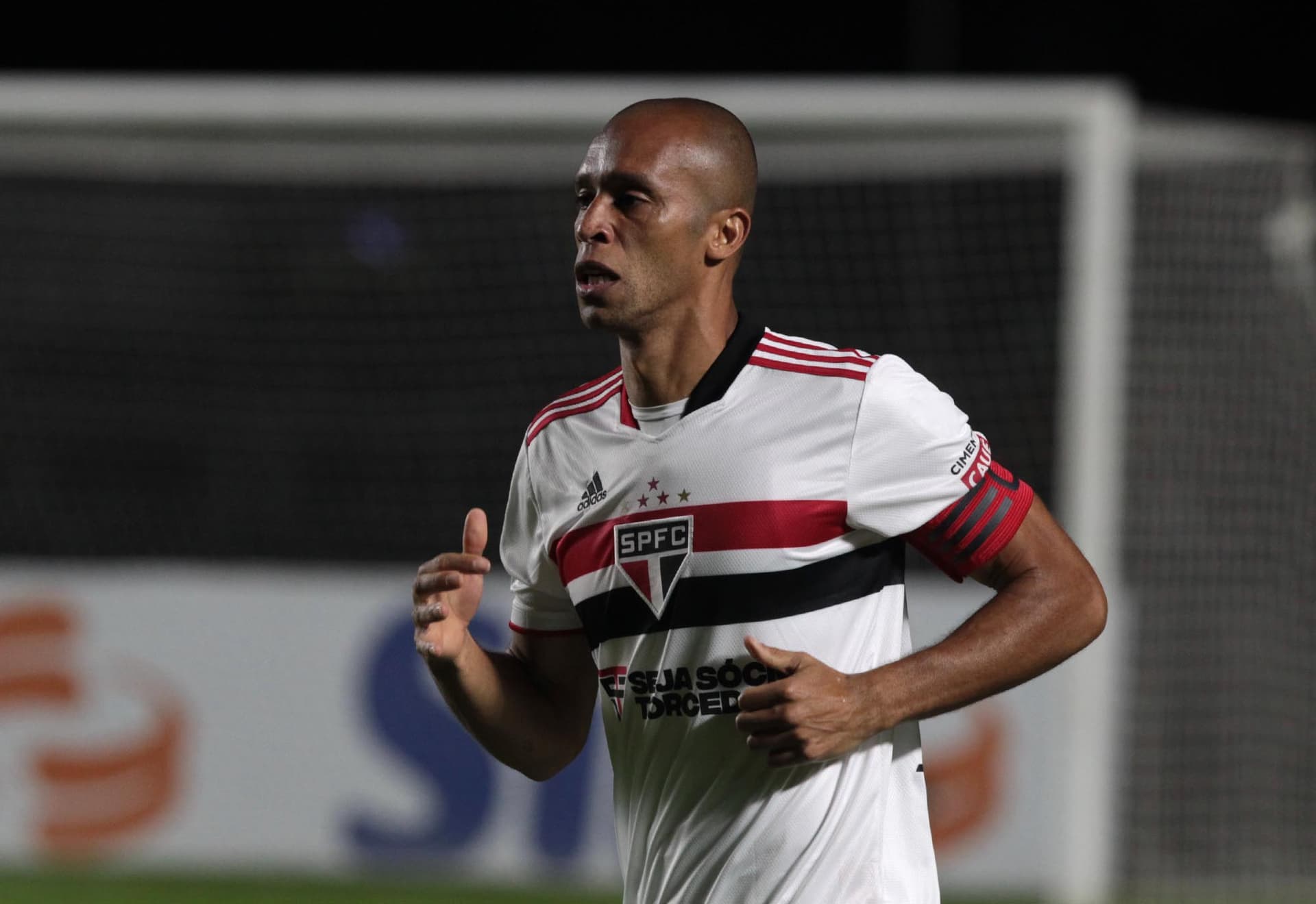 Jogador se mostrou inconformado com o time, após o empate contra o Santos