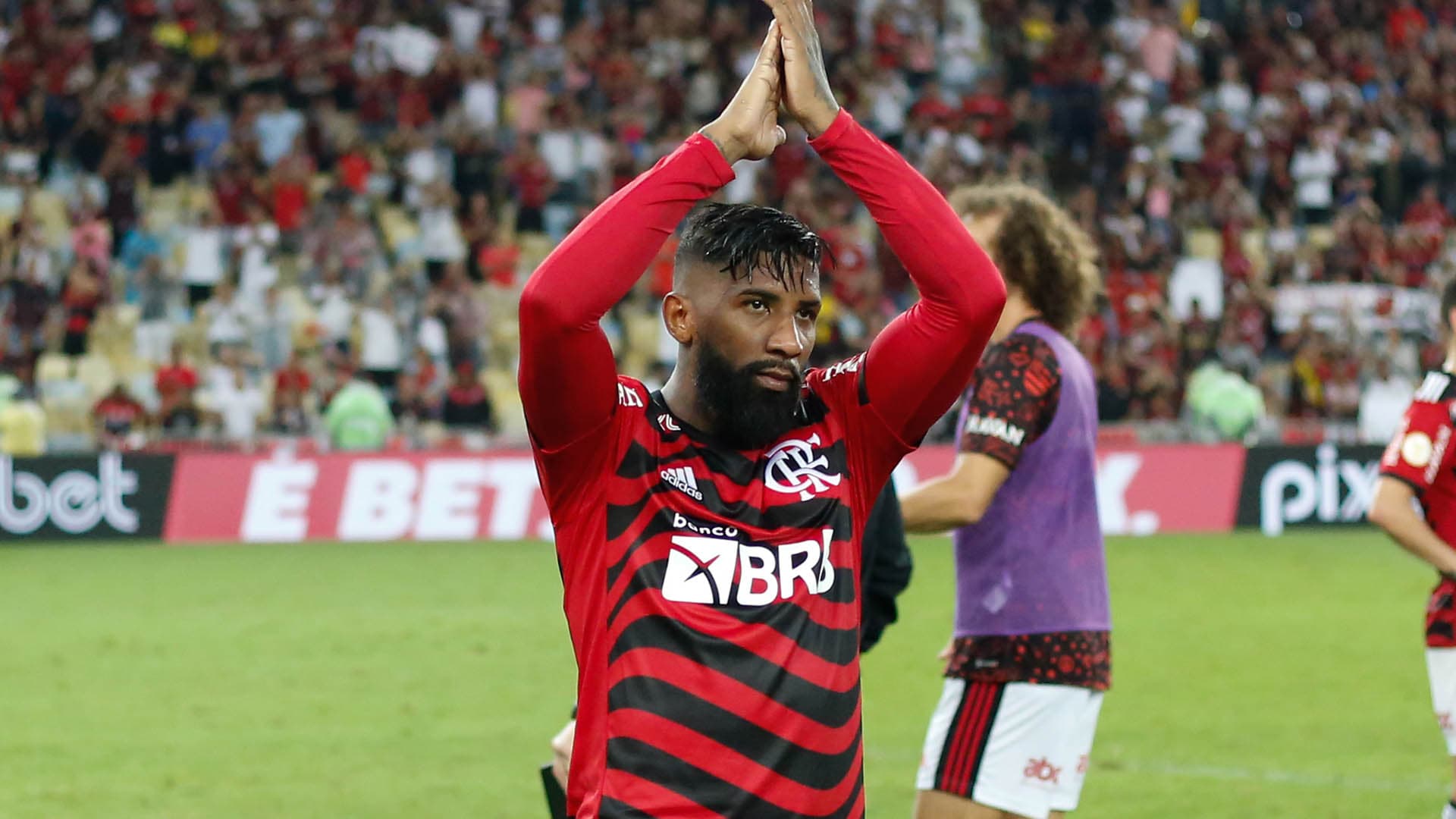 Jogador se redimiu perante a torcida após marcar o gol do título da Copa do Brasil sobre o Corinthians