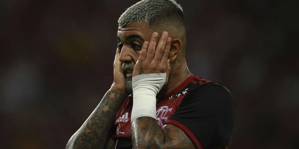 Jogador sentiiu lesão e é mais um que desfalca o Flamengo neste domingo (12)