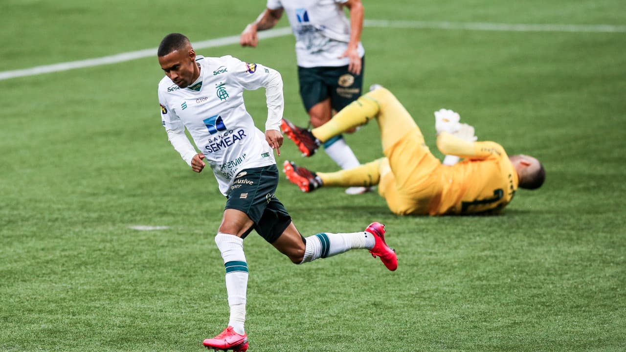 Jogador tem contrato até o final do ano e pode chegar ao Vedão de graça