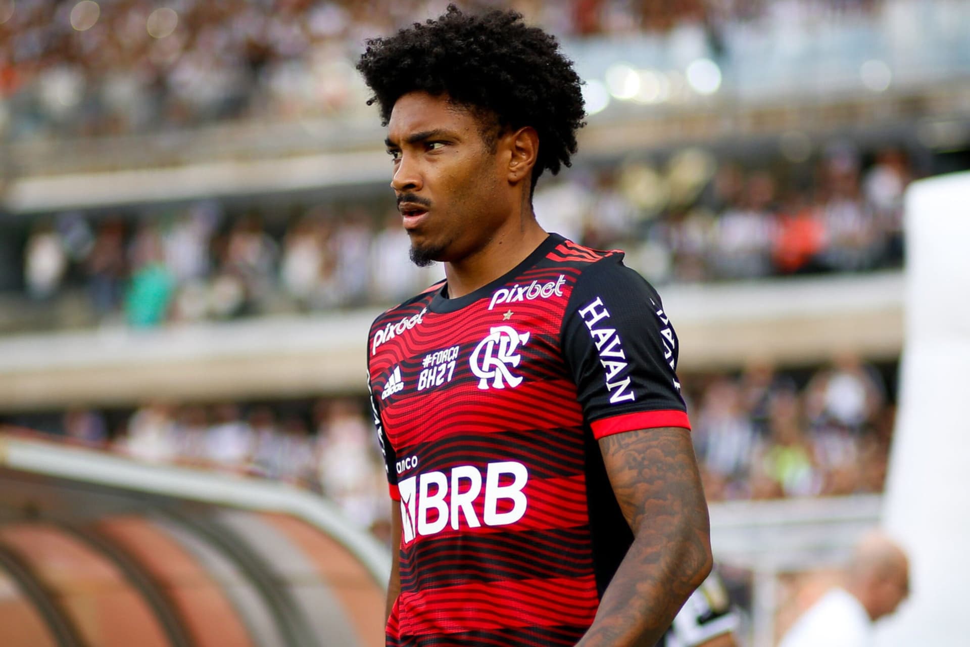 Jogador tem sido criticado duramente pela torcida e pode deixar o clube a qualquer momento