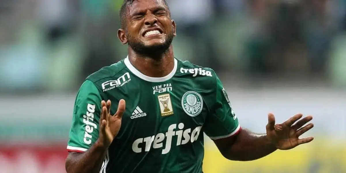 Jogador tem situação indefinida no clube