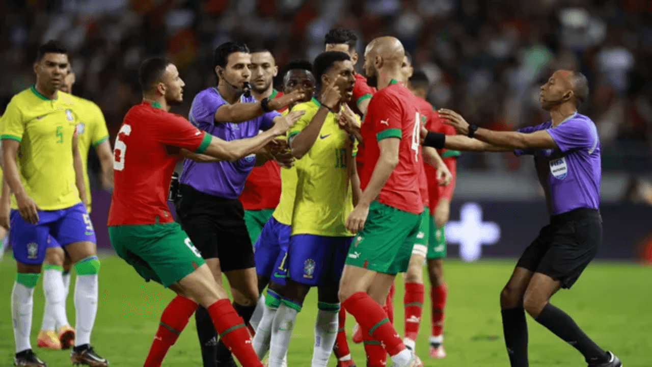 Jogador teve destaque com a camisa da seleção sub-20, mas passou em branco em sua estreia no time principal do Brasil