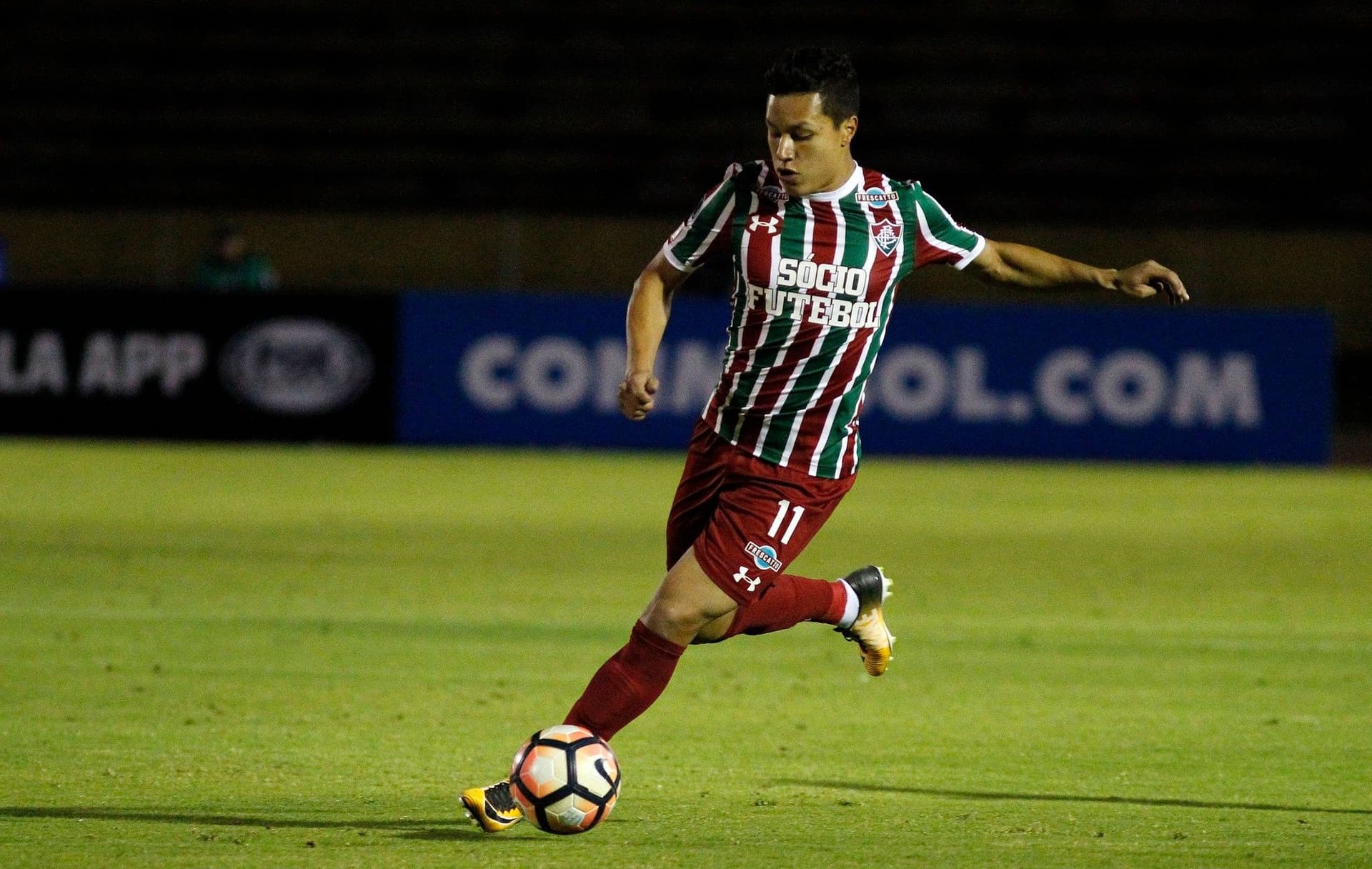 Jogador tricolor e Fluminense vivem impasse na negociação