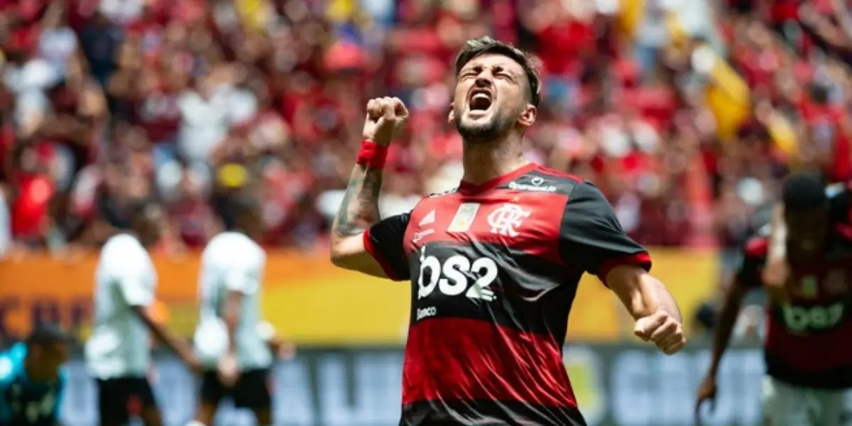 Jogador uruguaio tem tido grande destaque na equipe rubro-negra desde que chegou em 2019 e varreu troféus junto da equipe